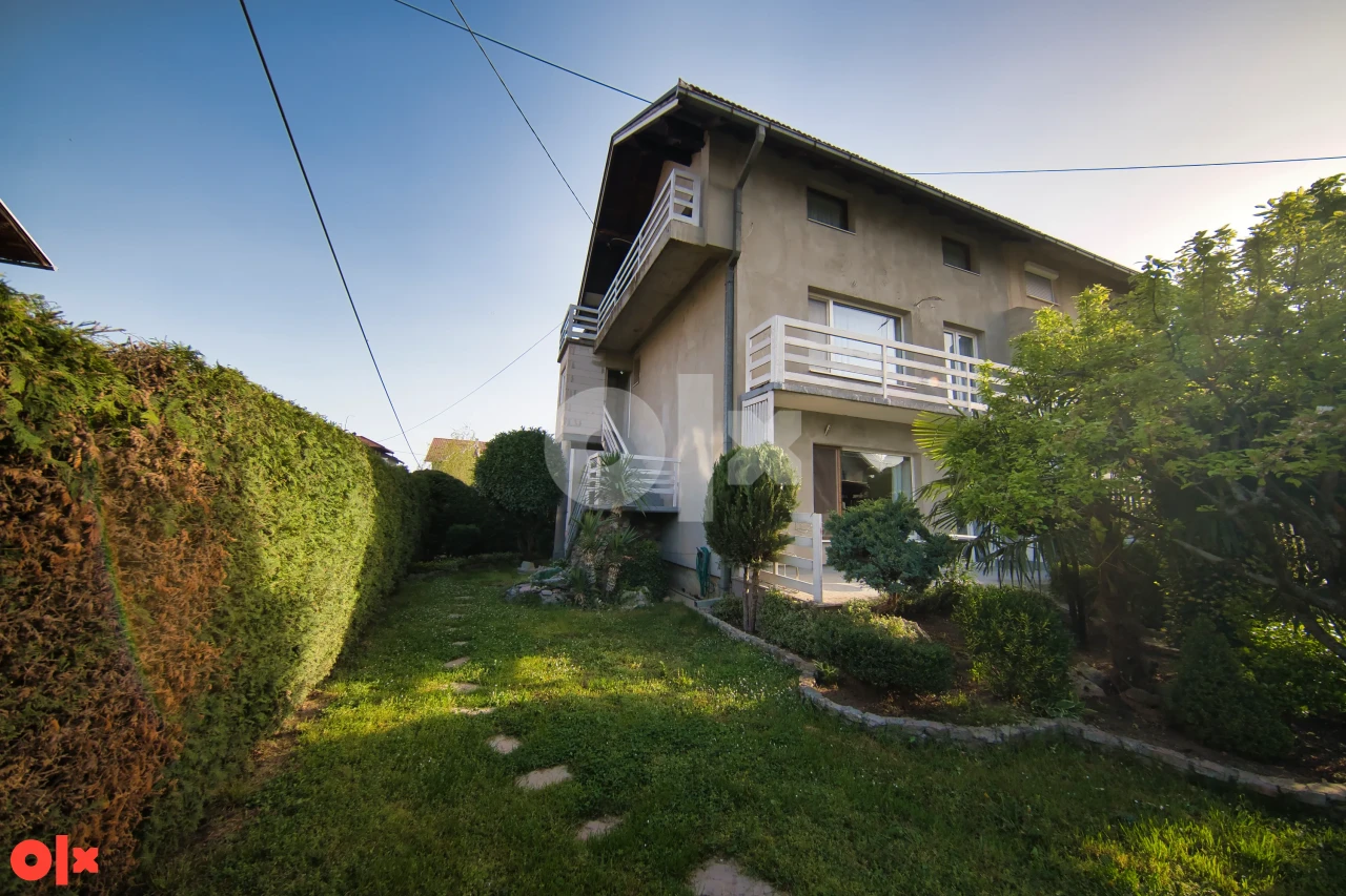 Kuća u centru Sanski Most 270m2