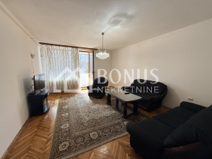 Trosoban stan u strogom centru grada photo 2