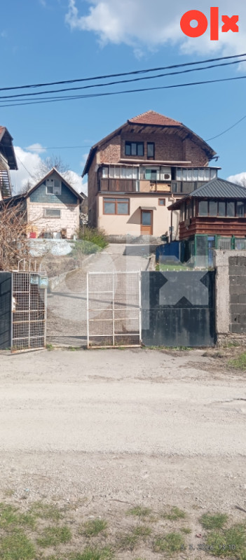PRODAJE SE KUCA SA OKUCNICOM U  CENTRU GRADA 2