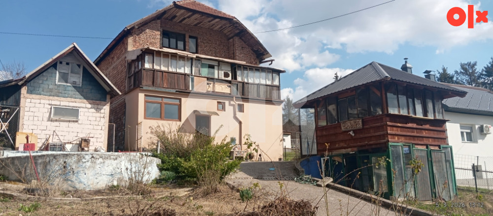 PRODAJE SE KUCA SA OKUCNICOM U  CENTRU GRADA 3