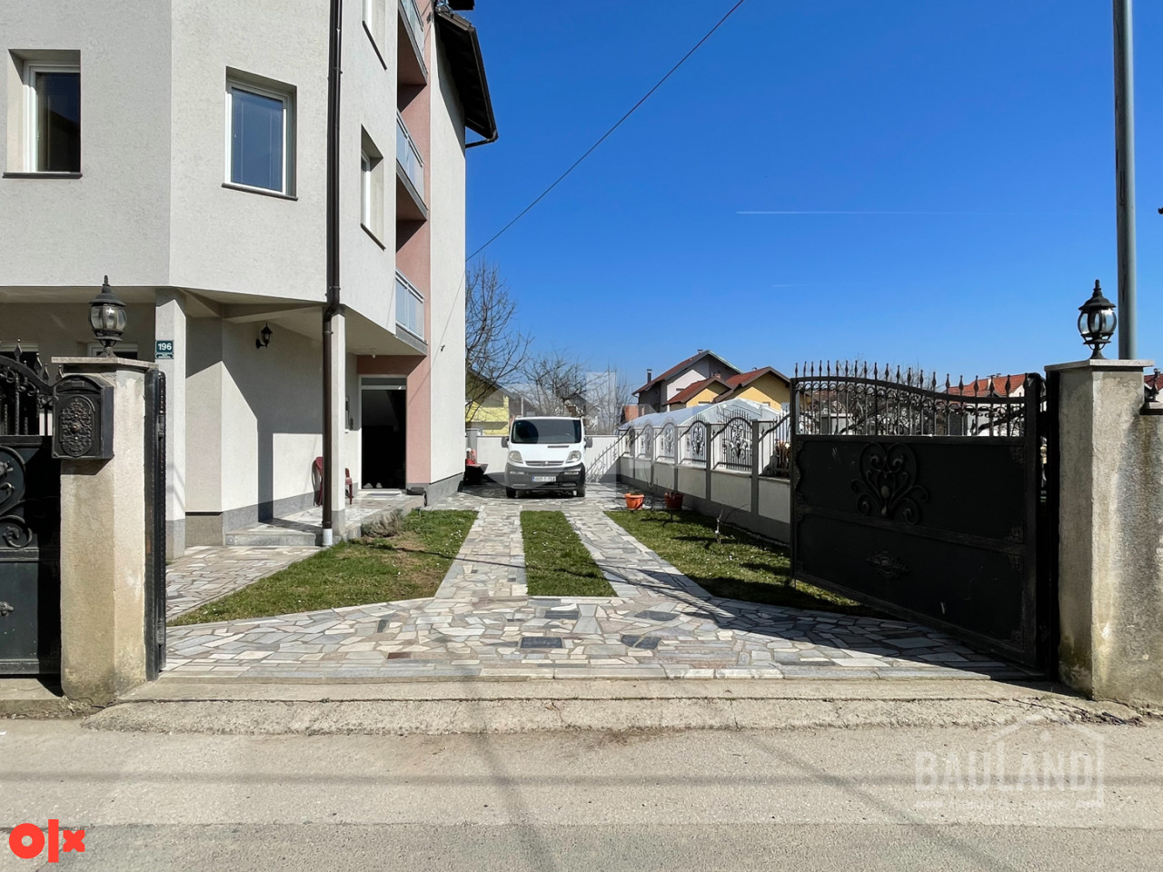BAULAND/ Kuća novije gradnje sa 4 odvojena stana/ Osjek 2