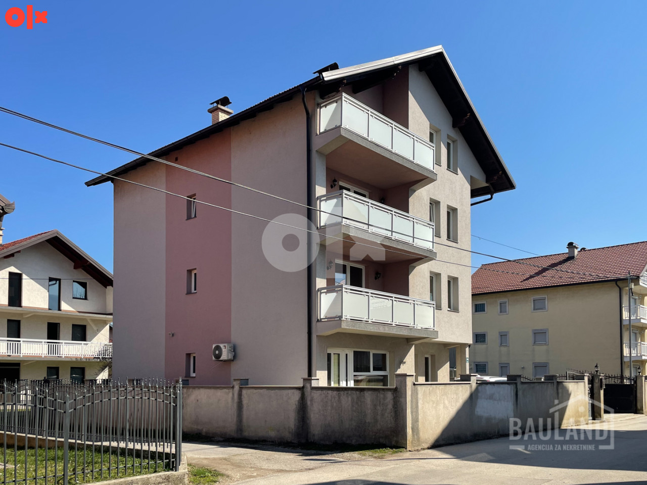 BAULAND/ Kuća novije gradnje sa 4 odvojena stana/ Osjek 25