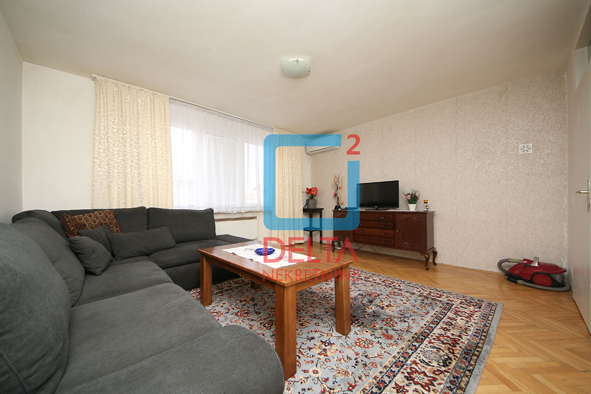 Namješten trosoban stan / lift / Grbavica / Kovačići