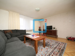 Namješten trosoban stan / lift / Grbavica / Kovačići