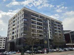 Moderno namješten trosoban stan Istočno Sarajevo 90 m2