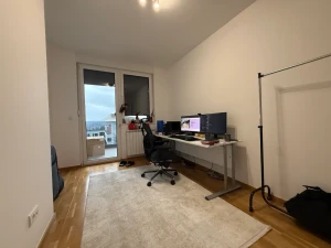 Najtrazenija zgrada namješten trosoban stan Istočno Sarajevo 90m2 photo 4