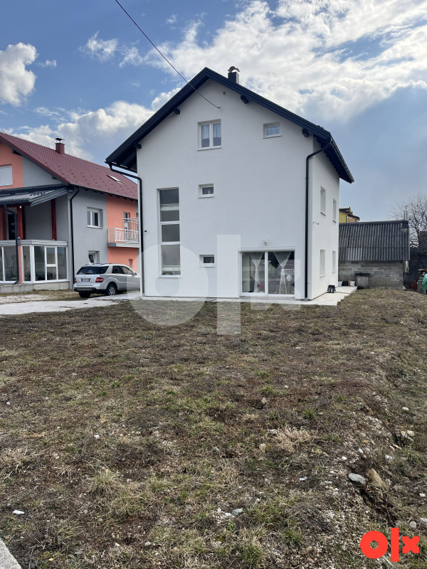 Kuća Kupres, ul. Zrinko Frankopanska bb  novogradnja 192 m2