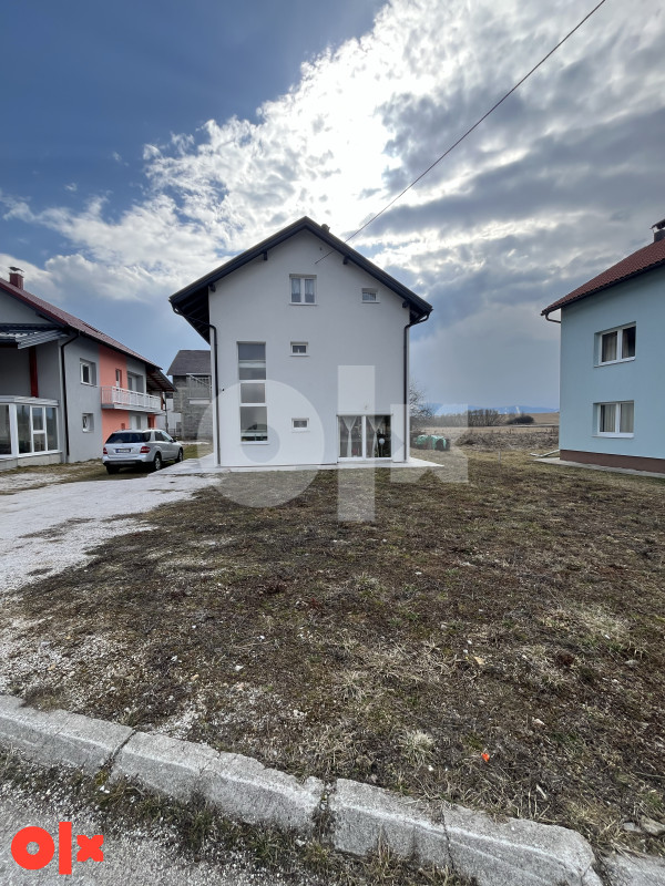 Kuća Kupres, ul. Zrinko Frankopanska bb  novogradnja 192 m2 4