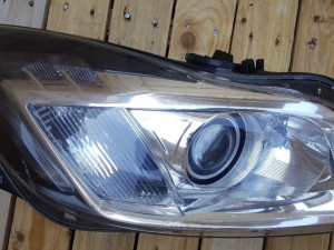 DESNI FAR BI XENON OPEL INSIGNIA