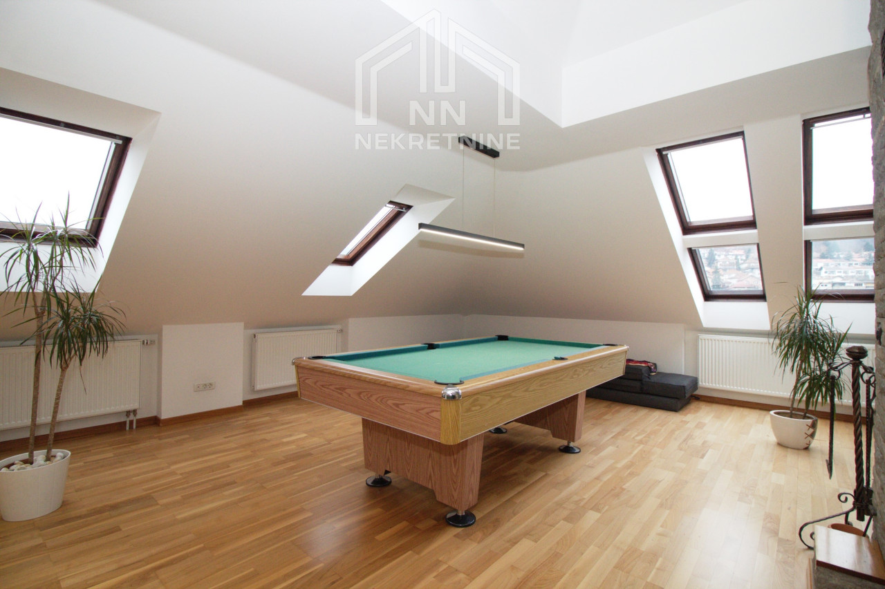NN Nekretnine : Luksuzni četverosoban penthouse- Velešići 6
