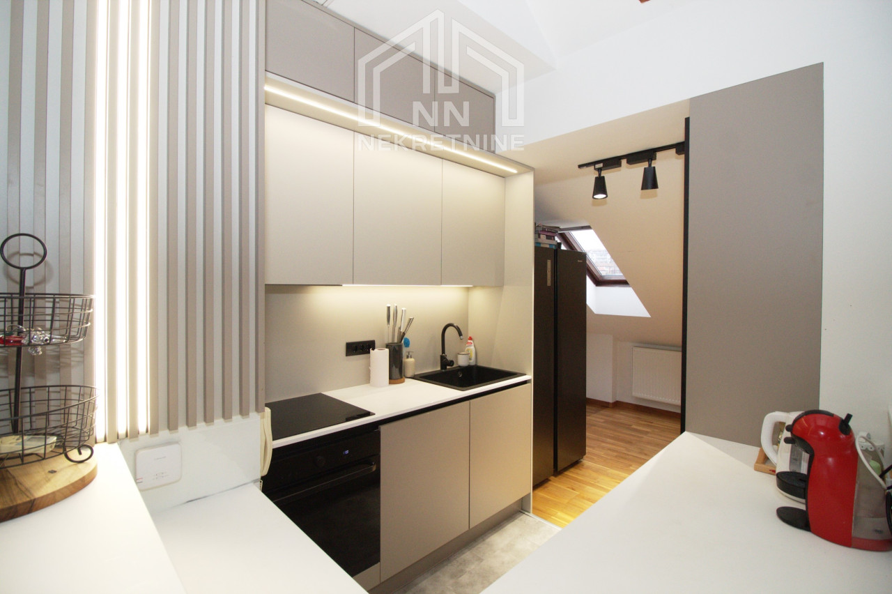 NN Nekretnine : Luksuzni četverosoban penthouse- Velešići 7