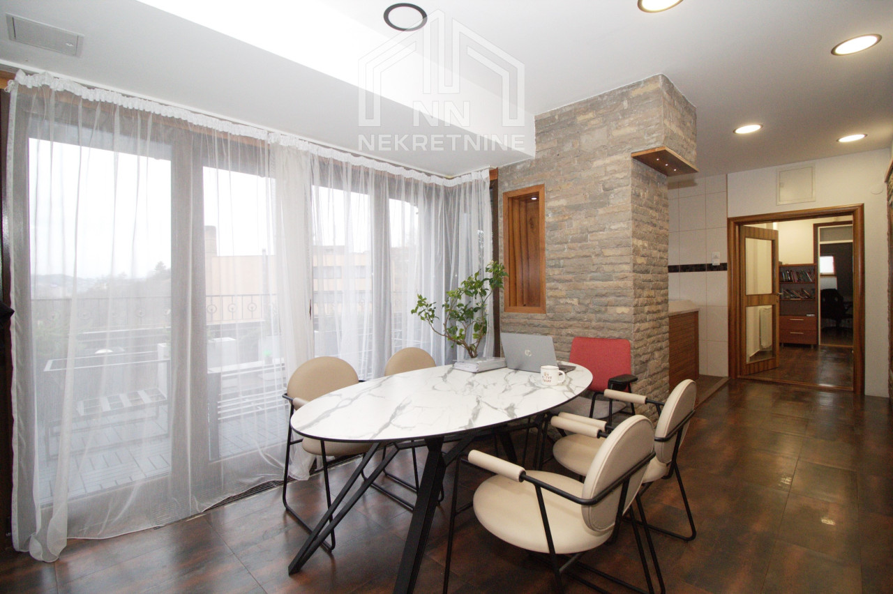 NN Nekretnine : Luksuzni četverosoban penthouse- Velešići 8