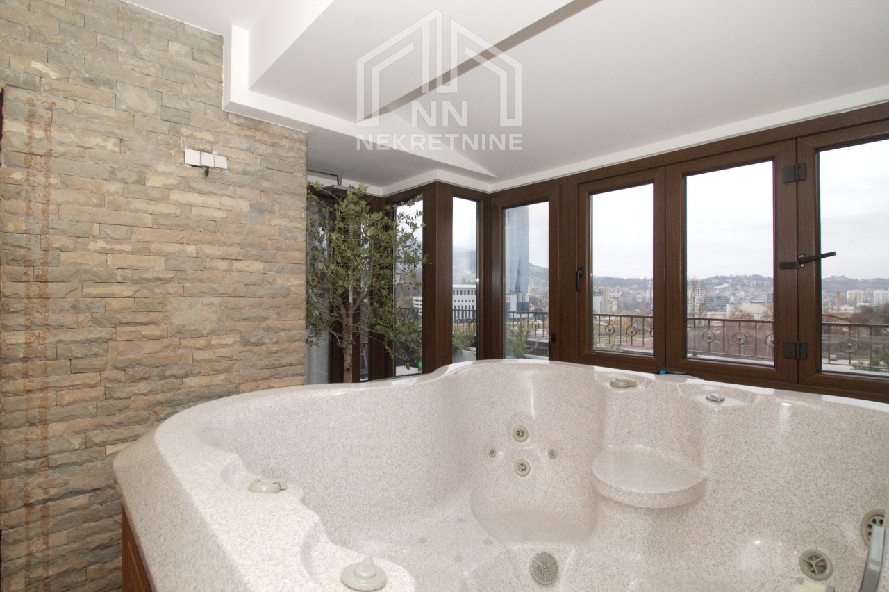 NN Nekretnine : Luksuzni četverosoban penthouse- Velešići 10