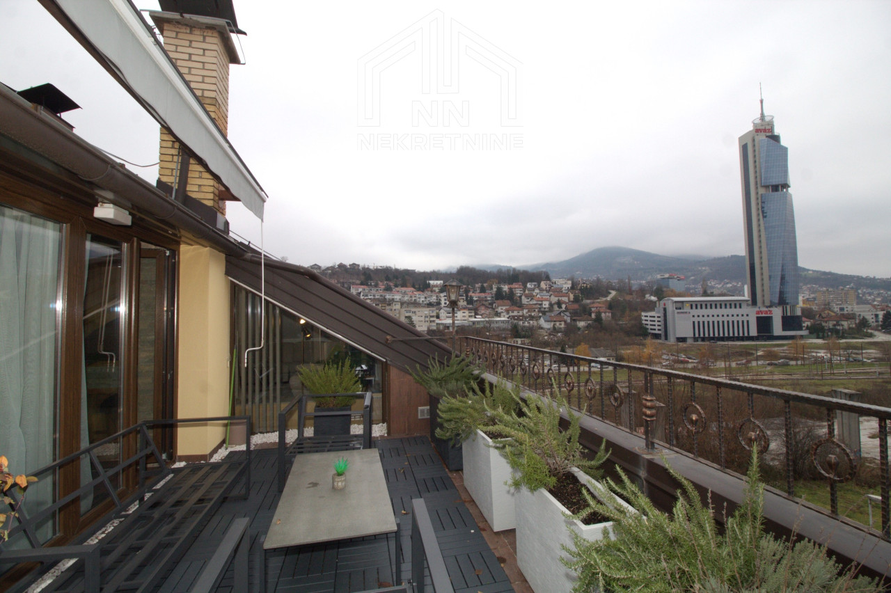 NN Nekretnine : Luksuzni četverosoban penthouse- Velešići 12