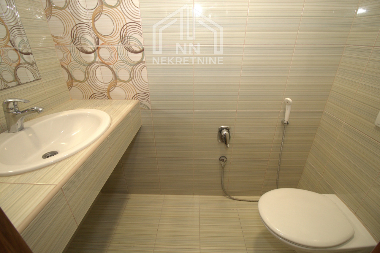 NN Nekretnine : Luksuzni četverosoban penthouse- Velešići 18