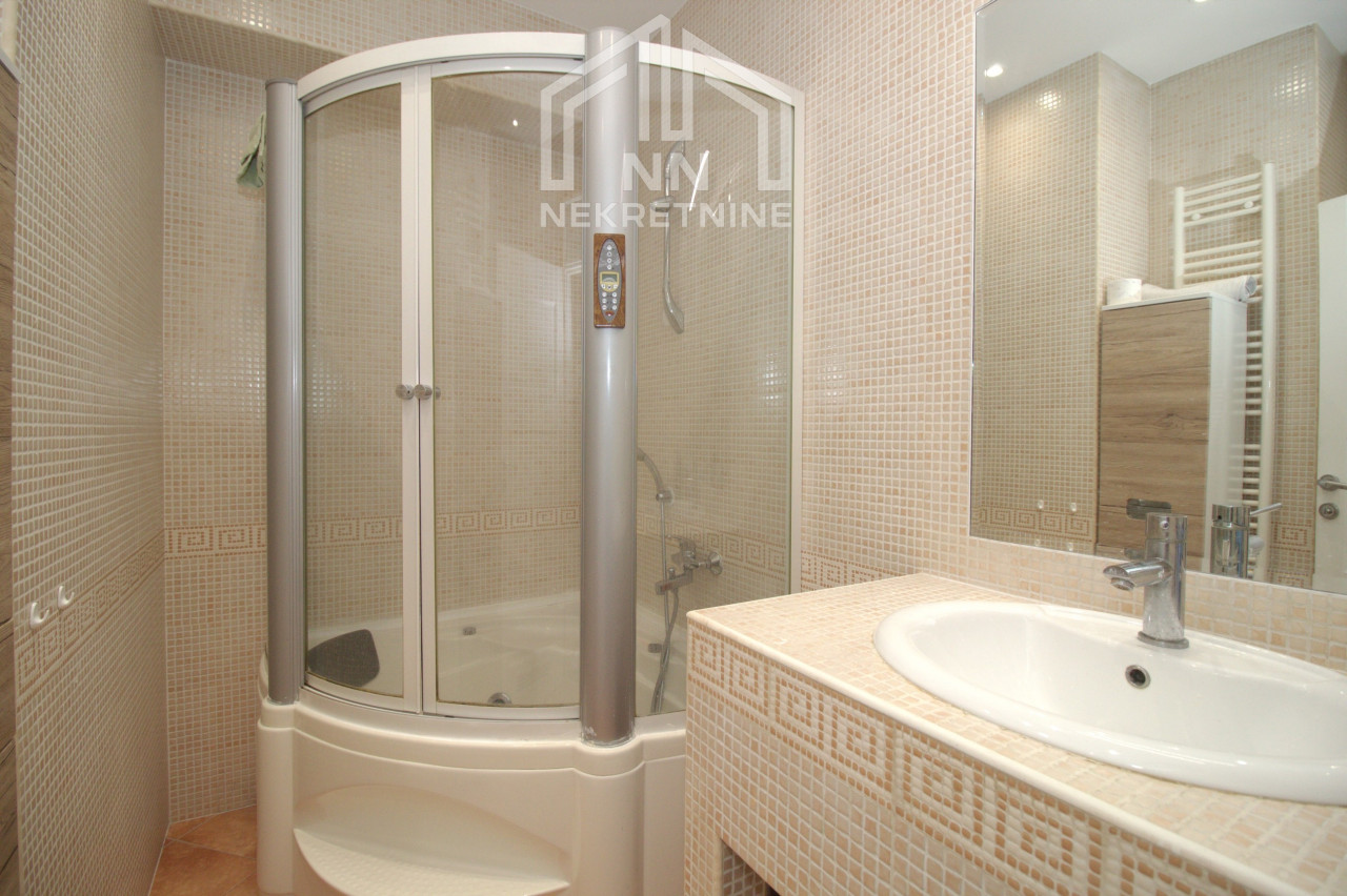 NN Nekretnine : Luksuzni četverosoban penthouse- Velešići 19