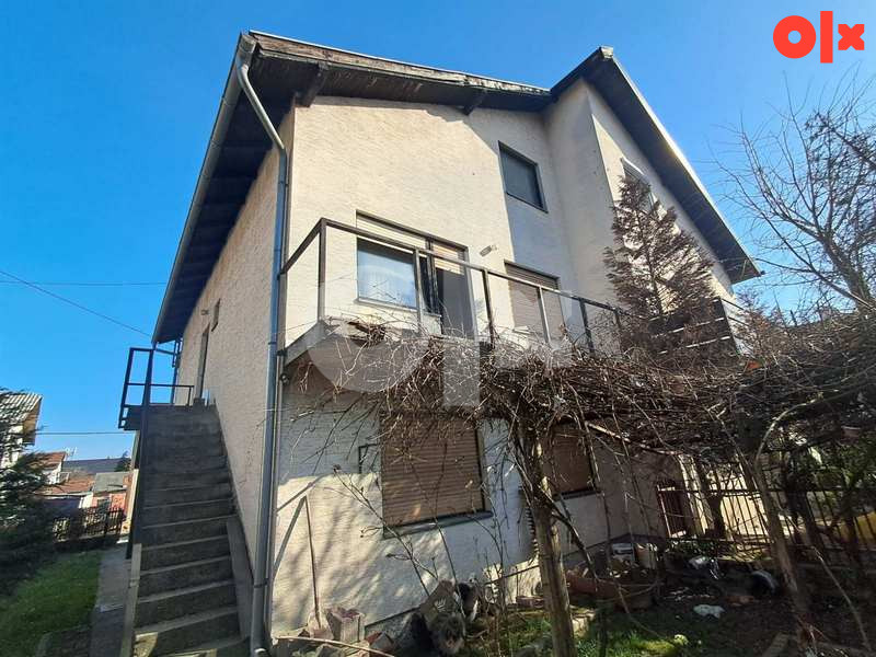 Kuća Banjaluka prva zona dva trosobna stana 2