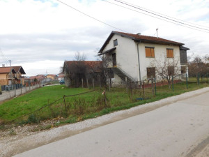 Kuća 130m2 i placa 1179m2 - Trn/Jablan