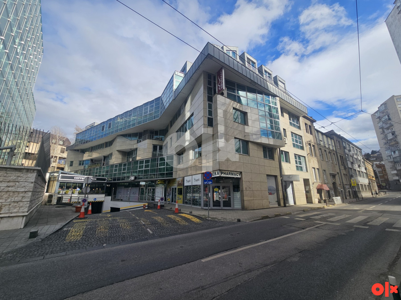 Trosoban stan 115m2 / Skenderija / Centar