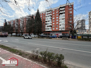 Četverosoban stan, 87m2 / Grbavica, Novo Sarajevo