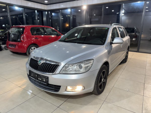 ŠKODA OCTAVIA COMBI 1.6 TDI DSG AUTOMATIK,2013 GOD