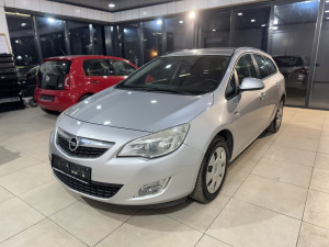 OPEL ASTRA J 1.7 CDTI ST, 2011 GOD, VOLAN S KOMANDAMA