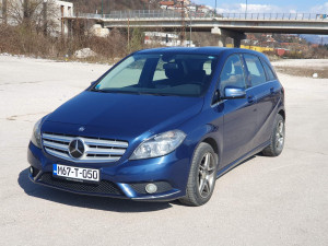 Mercedes-Benz B 180 2012 g odlicno stanje vozila 185000presao