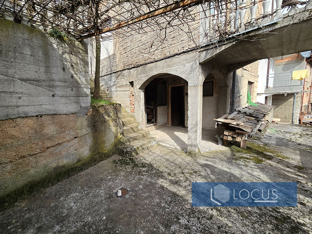 LOCUS: Kuća na parceli 541m2, Baruthana, Faletići 10