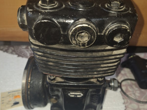 KOMPRESOR KAMIONSKI PRVA PETOLETKA 411043593 0 ZA FAP VOZILA NOVO