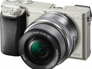 FOTOAPARAT Sony Alpha a6100 with 16-50mm Lens Silver