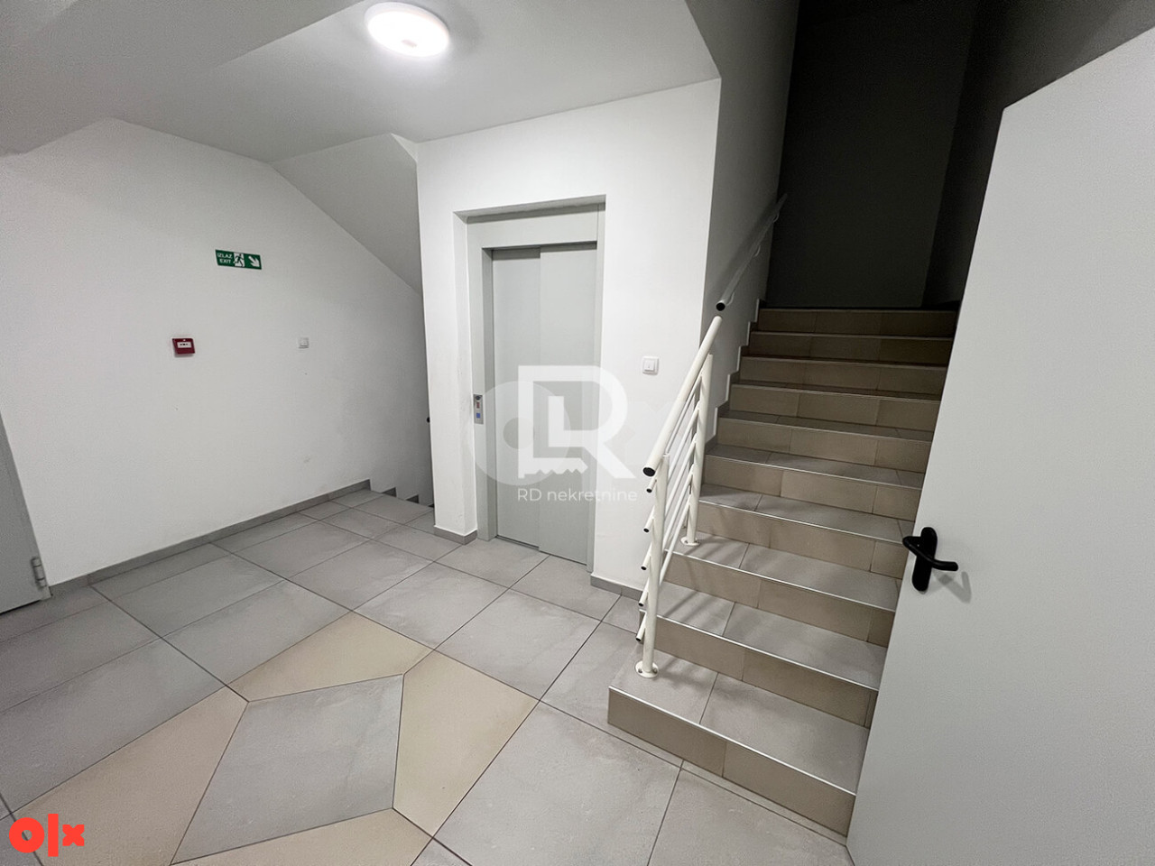 Iznajmljuje se garsonjera 30m2, pod Starčevicom 2