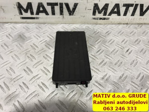 Bežični punjač za mobitel Audi A4 B9 8W 2018 8W0035502C