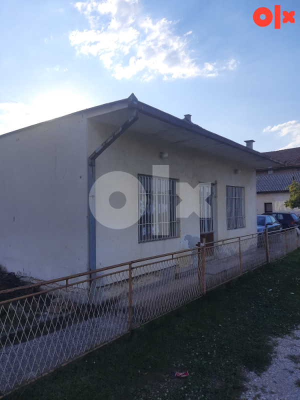 Stambeno poslovna prilika!!!Kuca i poslovni prostor u Doglodima 10