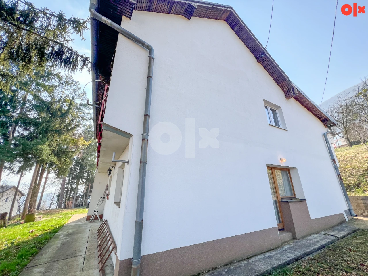 Kuća pr+1+pk Osijek-Blažuj 250m2, i 2.700m2 zemljišta Ilidža 10