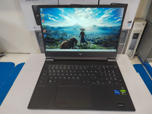 HP Victus 15 Gaming i5-12450H / 16GB / RTX 3050 / 144Hz