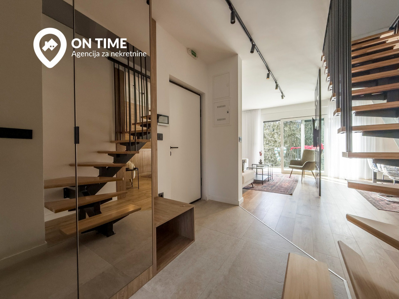 ON TIME prodaje: Luksuzan apartman Jahorina - Dvorišta 11