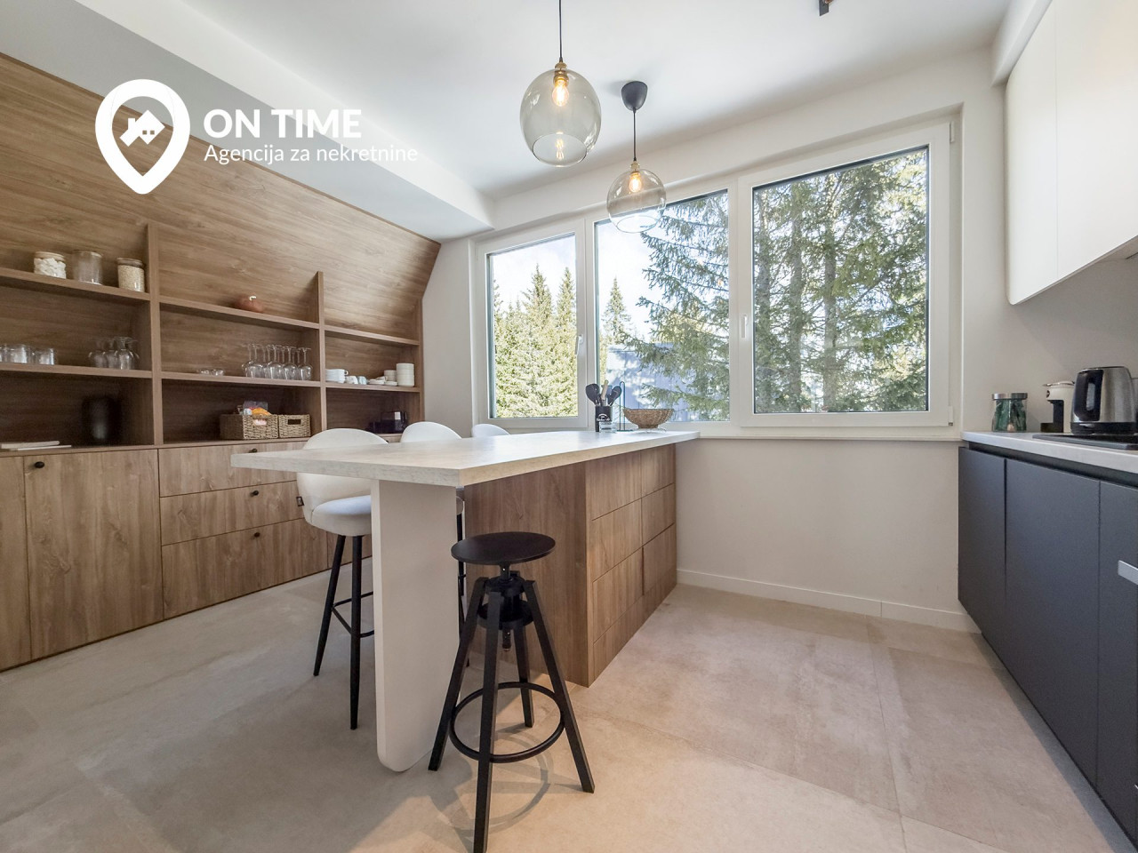 ON TIME prodaje: Luksuzan apartman Jahorina - Dvorišta 12