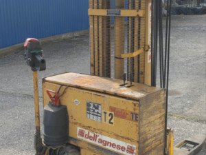 Paletni viljuskar tripleks kran  bocni pomak