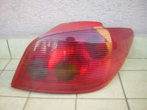 Desno stop svjetlo Peugeot 307 limuzina