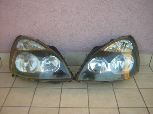 Farovi Renault Clio 2 / KOMPLET 50 KM