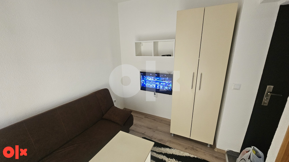 Izdaje se GARSONJERA 20m2 namještena.  Donji Mosnik 150m o OMEGE
