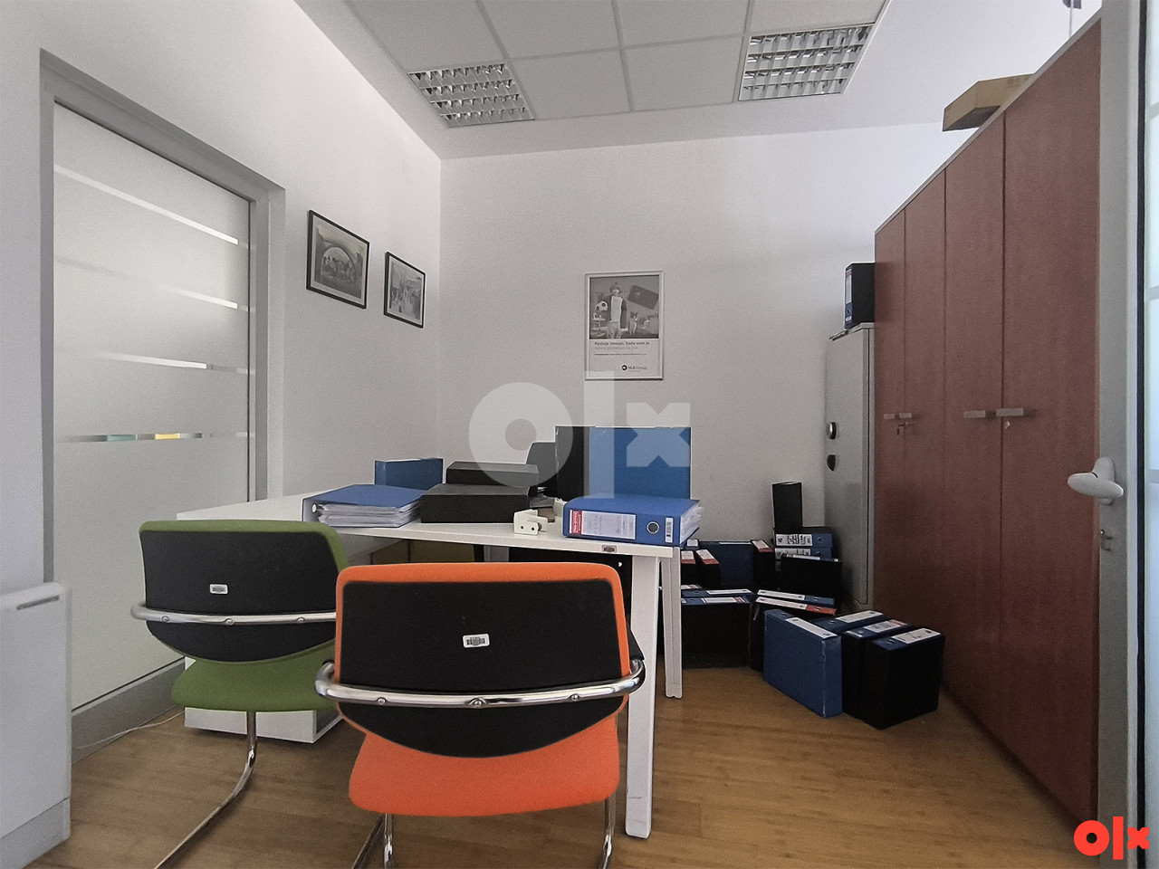 Daje se u najam uredski poslovni prostor površine 220 m2 5