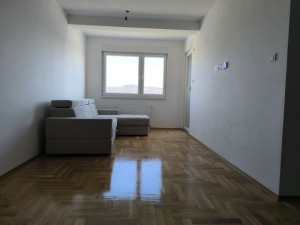 Nov useljiv stan od 53m2  iza hotela IN Budžak