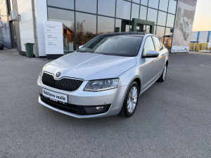 Škoda Octavia 1.6 Tdi 81Kw  Dsg Panorama Navi Autorad doo