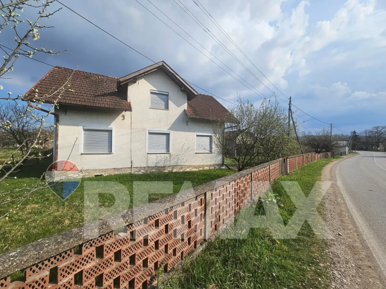 Odlična prilika- 4400m2 zemljišta sa kućom/Veliko Blaško