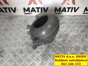 Posuda vode MOTORA VW Passat B8 2,0 TDI 2015 5Q0121407