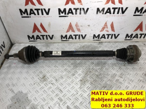 Poluosovina DESNA VW Passat B8 2,0 TDI 2015 3Q0407272C