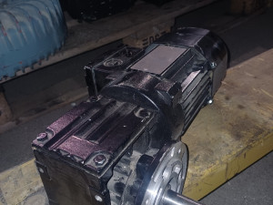 ELEKTRO MOTOR SA REDUKTOROM 0.25kW