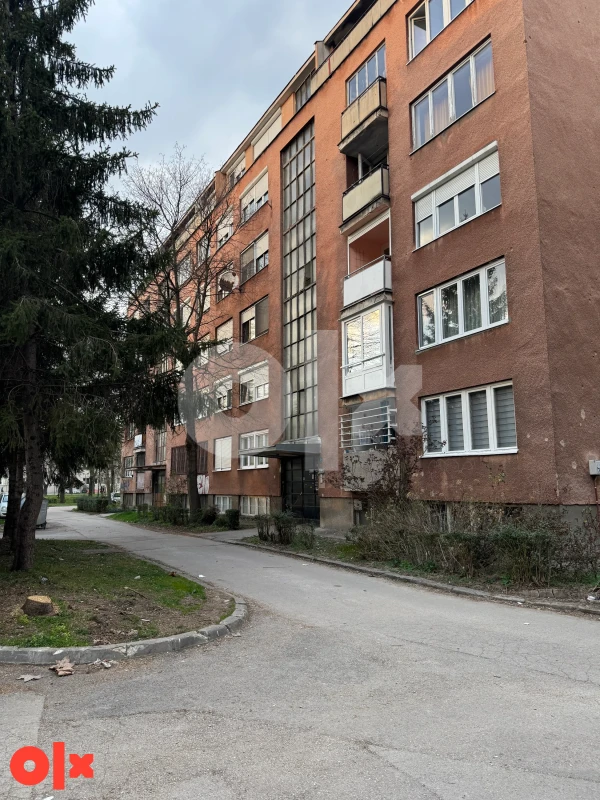 Promet Nekrenine/ PRODAJA - TROSOBAN STAN - GRBAVICA/ 75m2 2