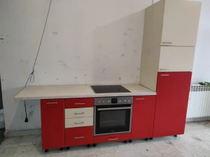 Kuhinja crvena